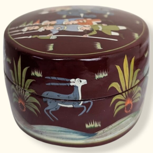 Painted Oval Box with Lid - Picture 5 of 8